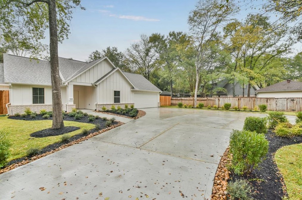 133 S Timber Top Dr, Spring, TX 77380