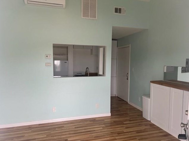 4520 1/2 5th St, Bacliff, TX 77518