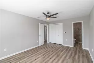 725 10th St, Dickinson, TX 77539 - Photo 18