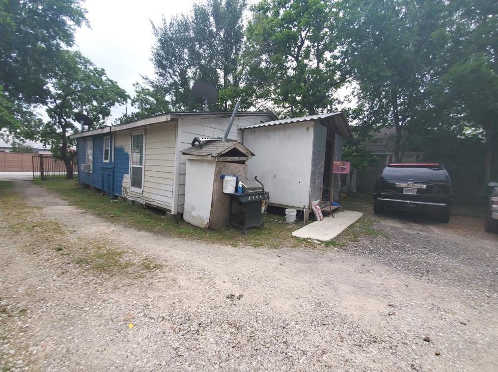 10014 Genard Rd, Houston TX  77041-7528 exterior
