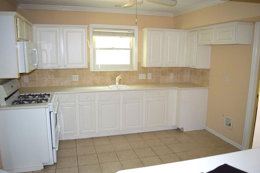 629 Atlanta Park, Conroe, TX 77302-3011