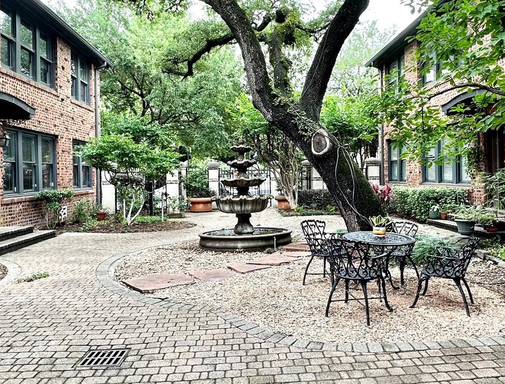 3015 Chenevert St #12, Houston, TX 77004