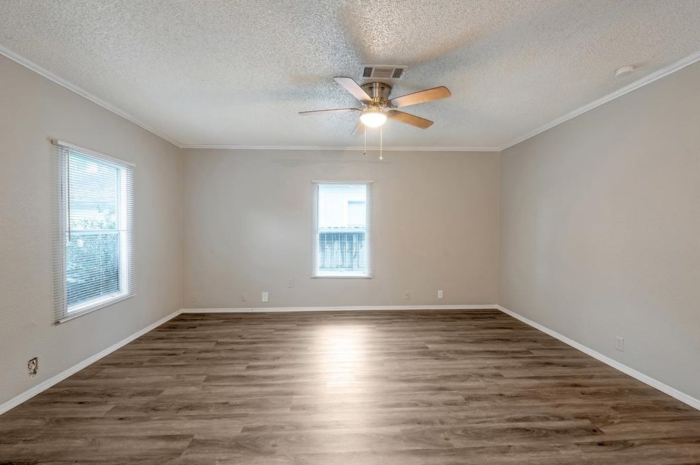 11918 Greenglen Dr, Houston, TX 77044