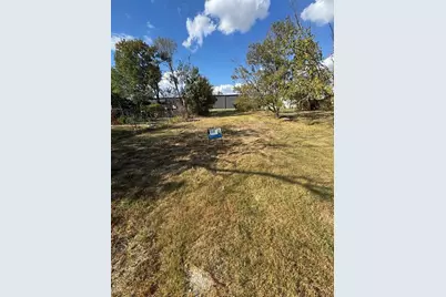 1006 W 1st Street, Taylor, TX 76574 - Photo 1