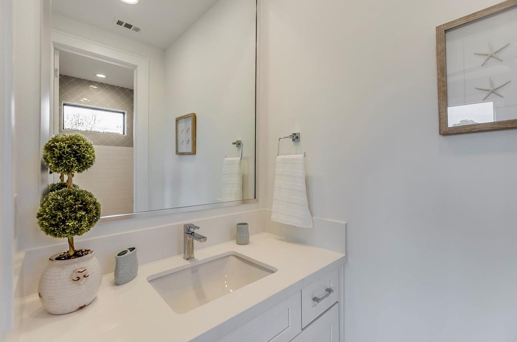 1803 Hazard St, Houston TX  77019-5720 exterior