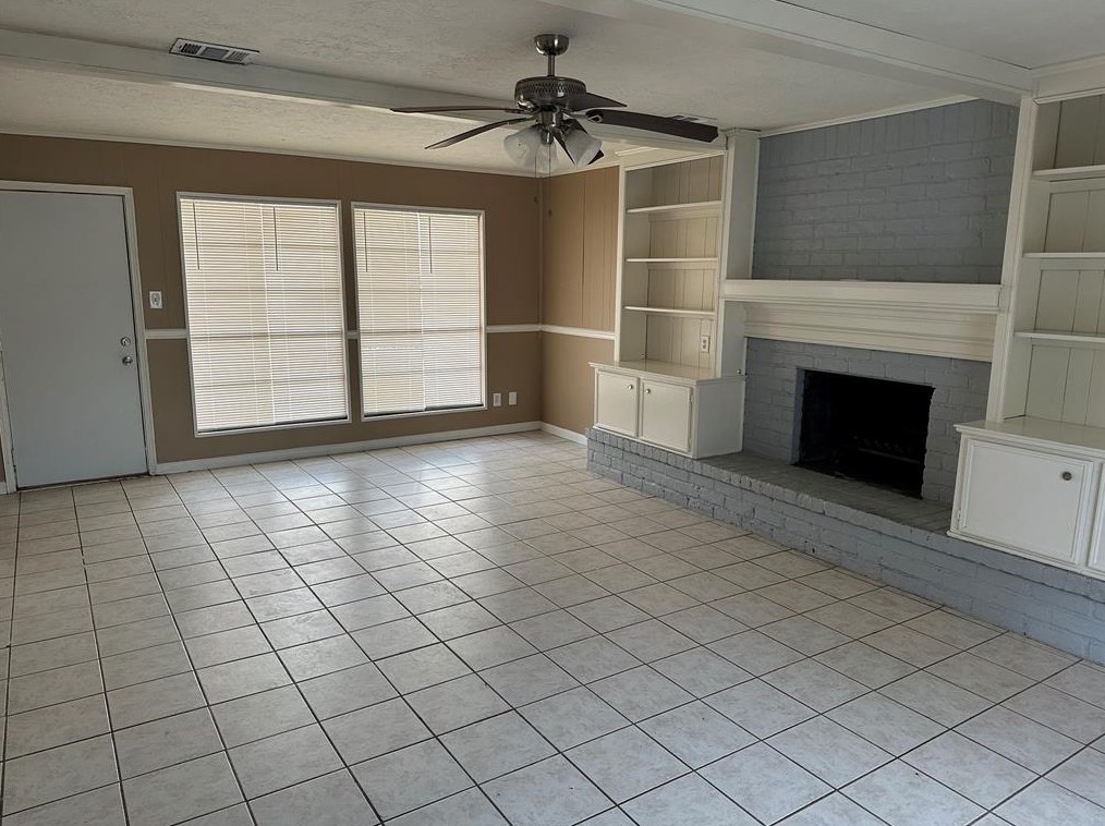 5702 Enchanted Timbers Dr, Humble, TX 77346