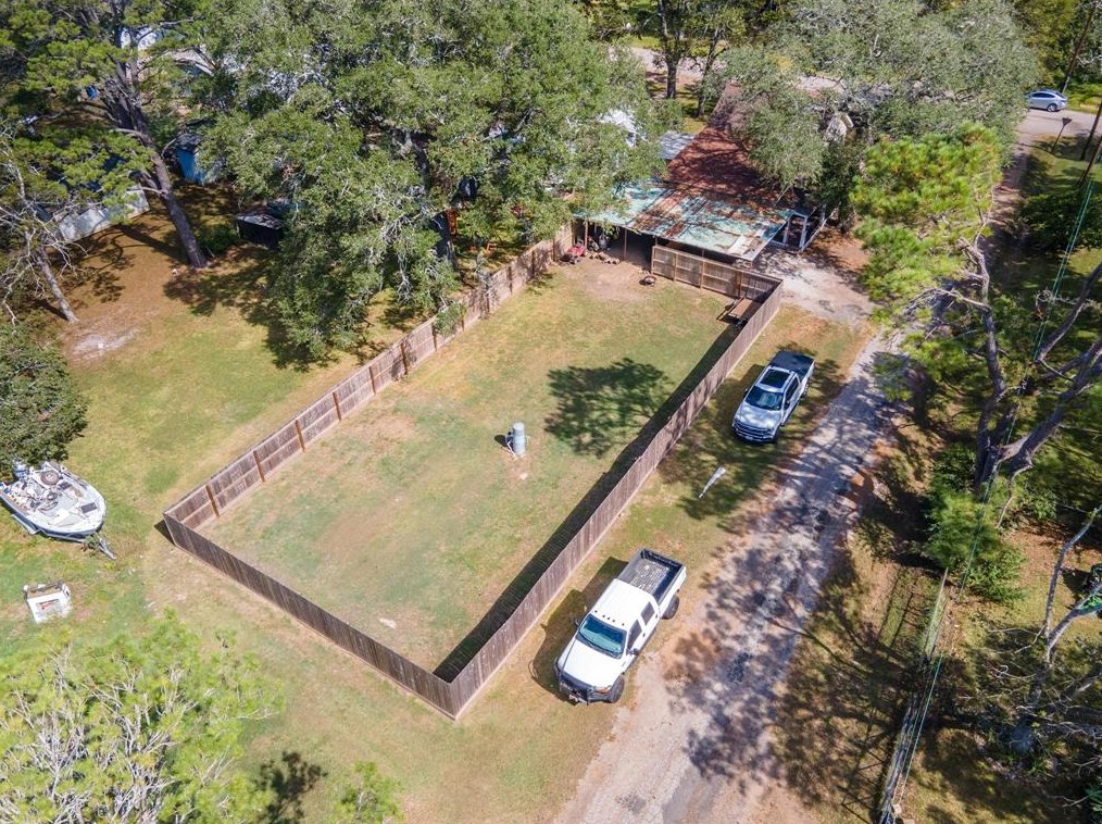 534 Gulf Park Rd, Jones Creek, TX 77541-9236