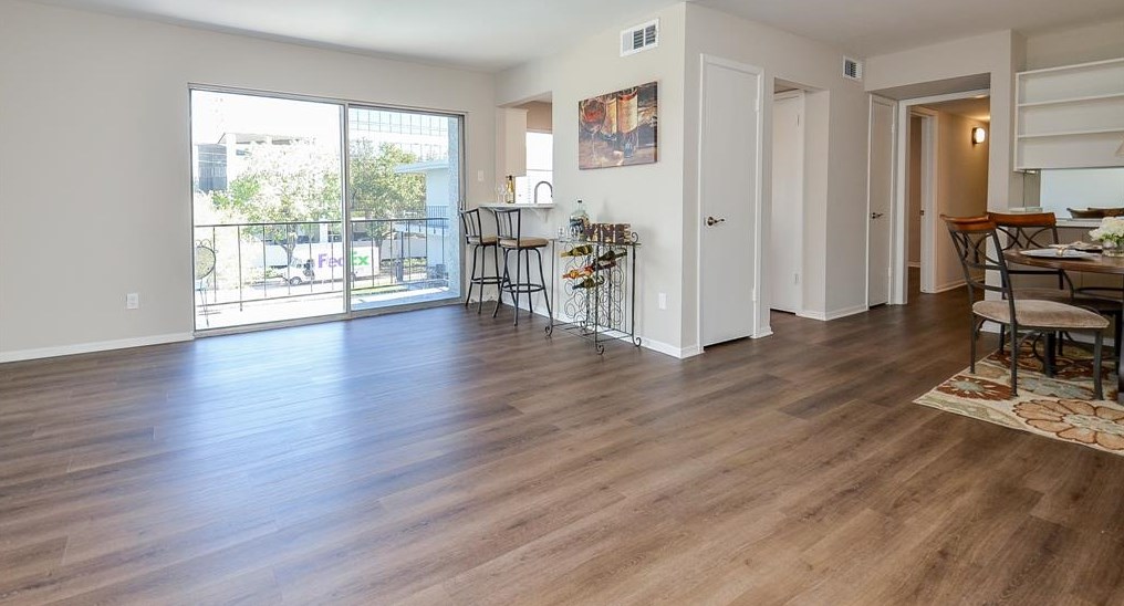 505 Westcott St, Houston, TX 77007-9014