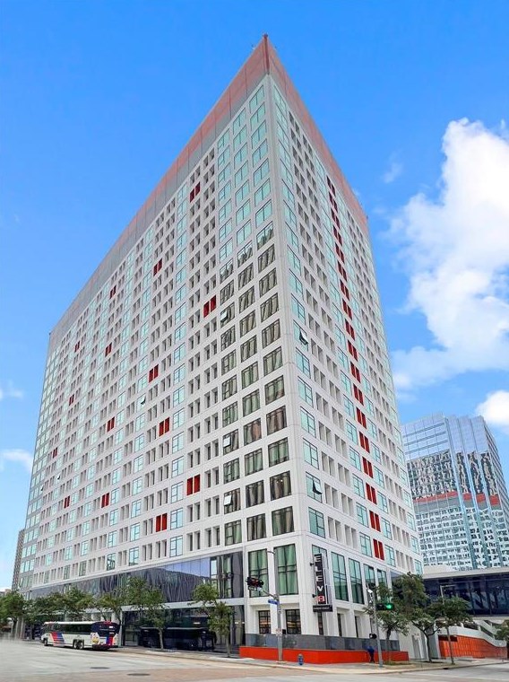 1801 Smith St, Houston TX  77002-8044 exterior