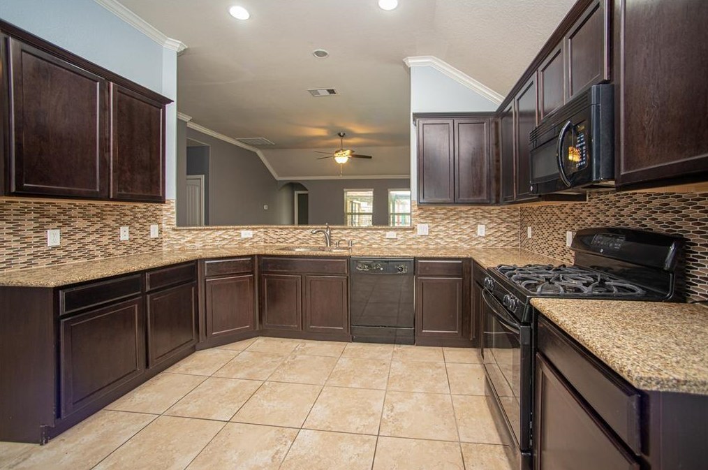 1701 Chestnut Glen Ct, Conroe, TX 77301