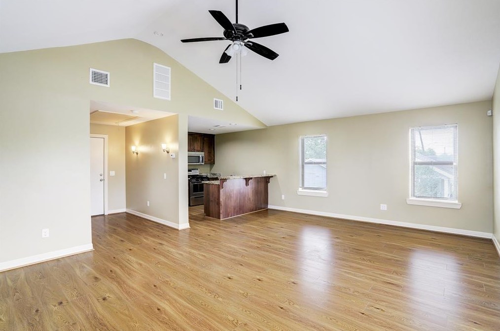 3410 Oxford St, Houston, TX 77022