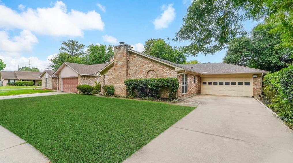 10422 Cactus Flower Dr, Houston, TX 77086-1802