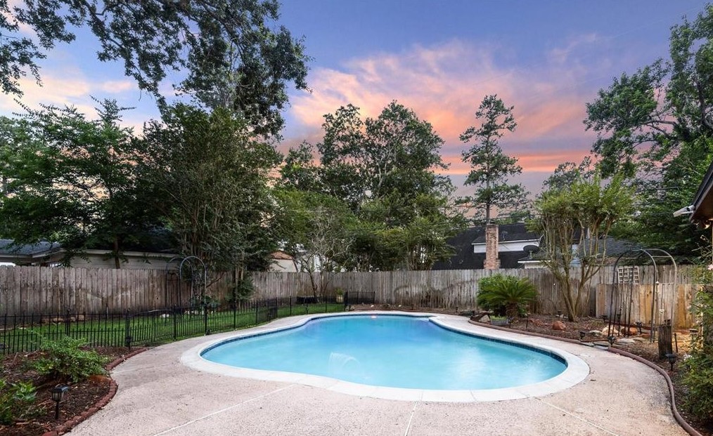 11915 Fawnview Dr, Houston TX  77070-3302 exterior