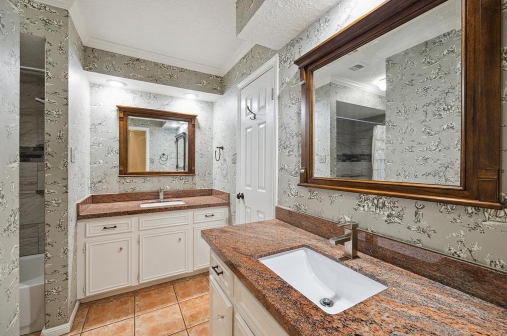11915 Fawnview Dr, Houston TX  77070-3302 exterior