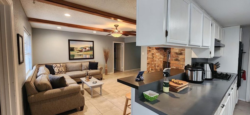 2110 Eagle Point Rd, Crosby TX  77532-3245 exterior