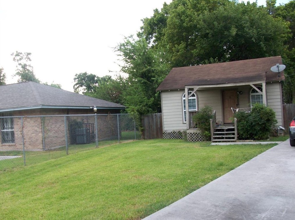 2208 Dolly Wright St, Houston, TX 77088