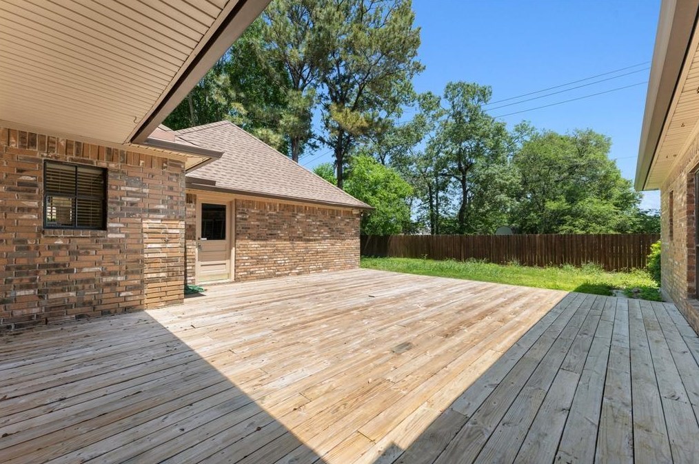 1847 Raintree Cir, Taylor Lake Village TX 77586-5929 exterior