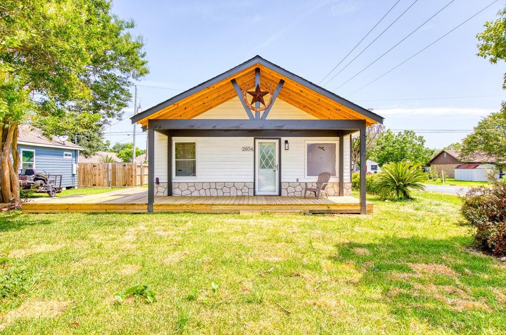 2604 29th Ave N, Texas City, TX 77590