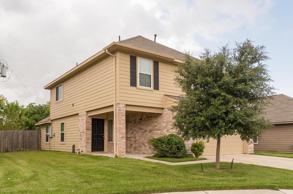 3903 Cary Creek Dr, Baytown, TX 77521