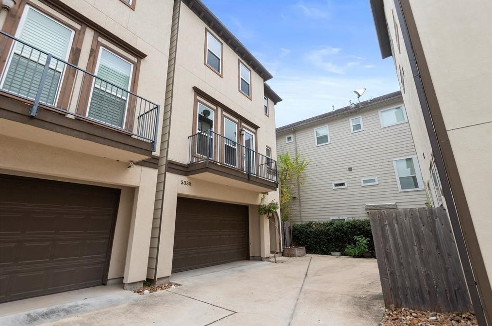 5338 Kiam St, Houston, TX 77007