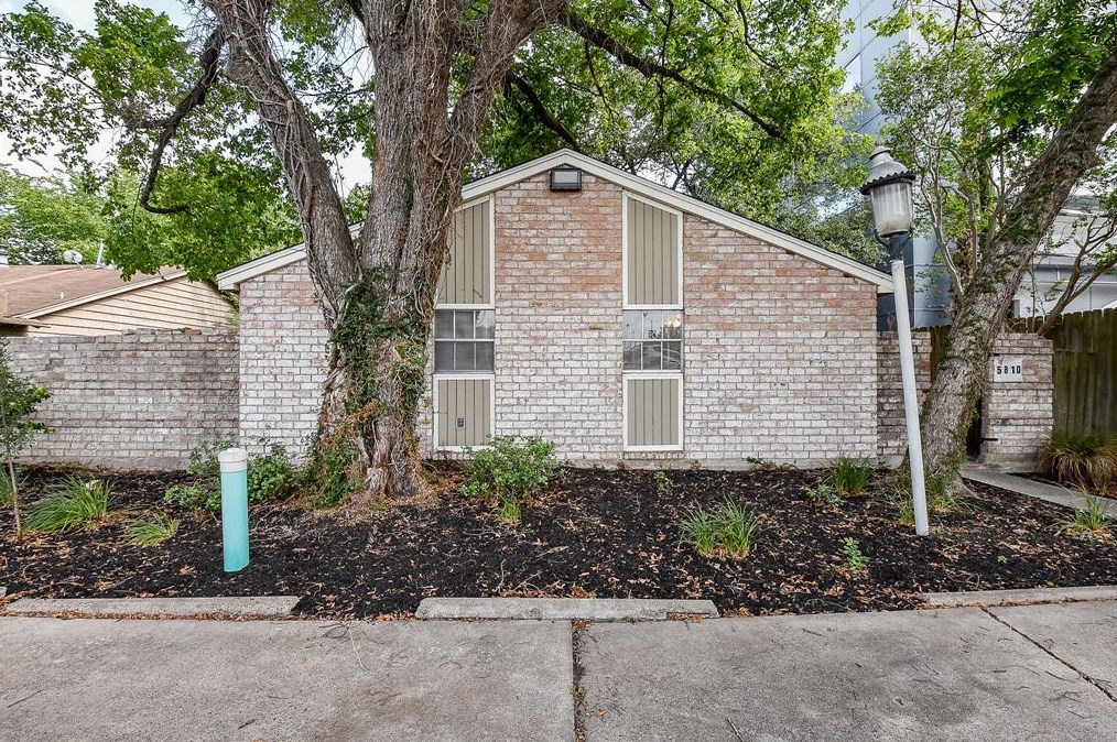 5810 Fairdale Ln, Houston, TX 77057