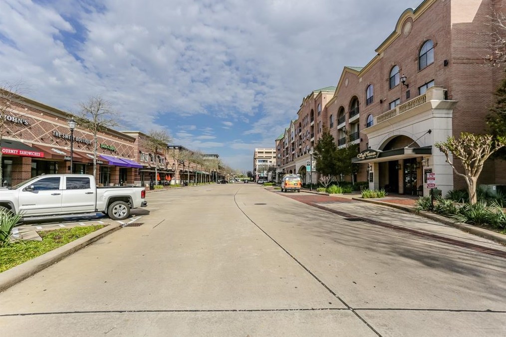 2299 Lone Star Dr #305, Sugar Land, TX 77479