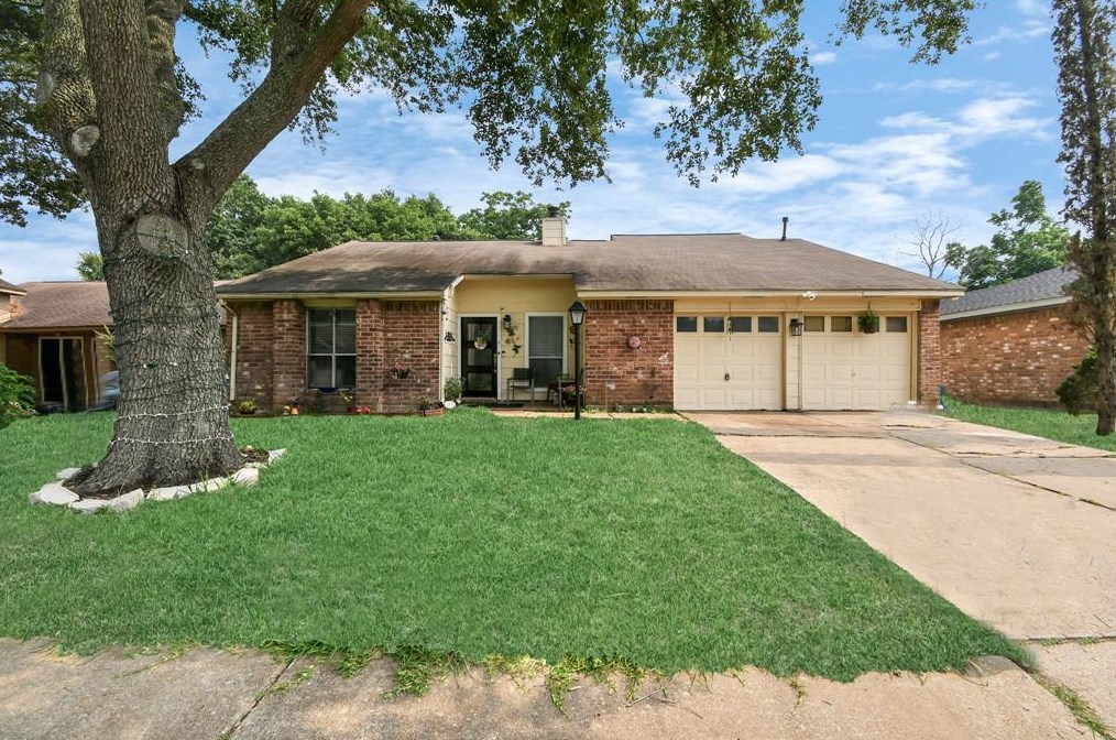16022 Beechnut St, Houston TX  77096-1213 exterior