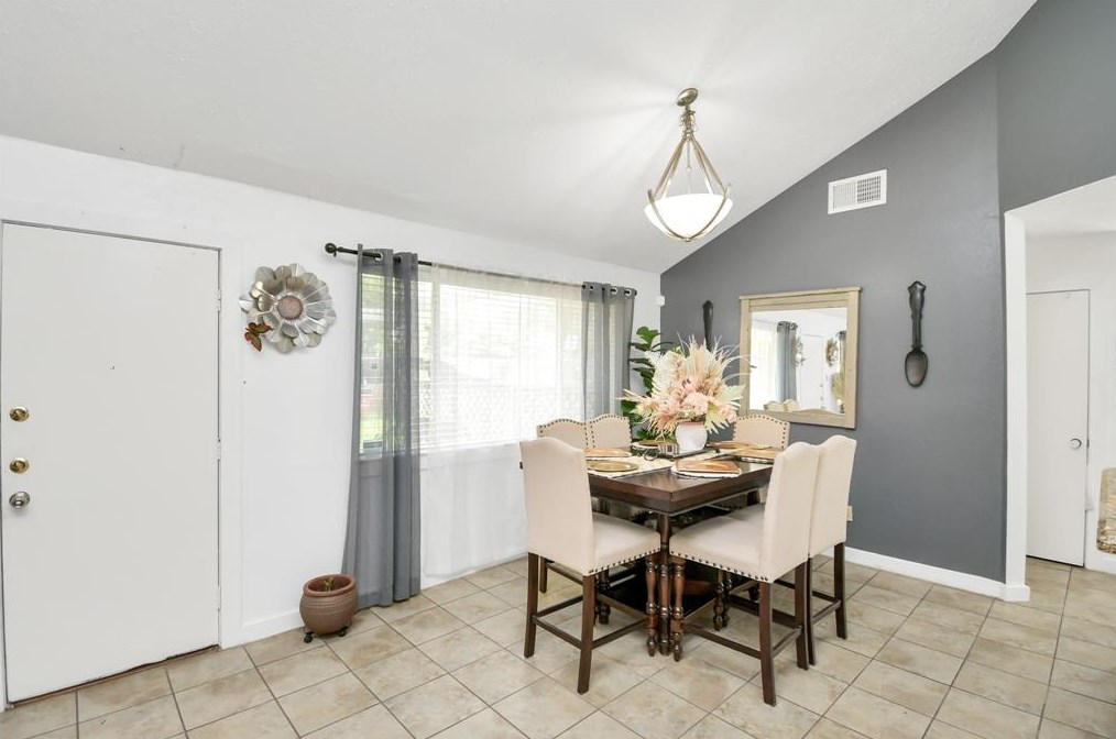 16022 Beechnut St, Houston TX  77096-1213 exterior