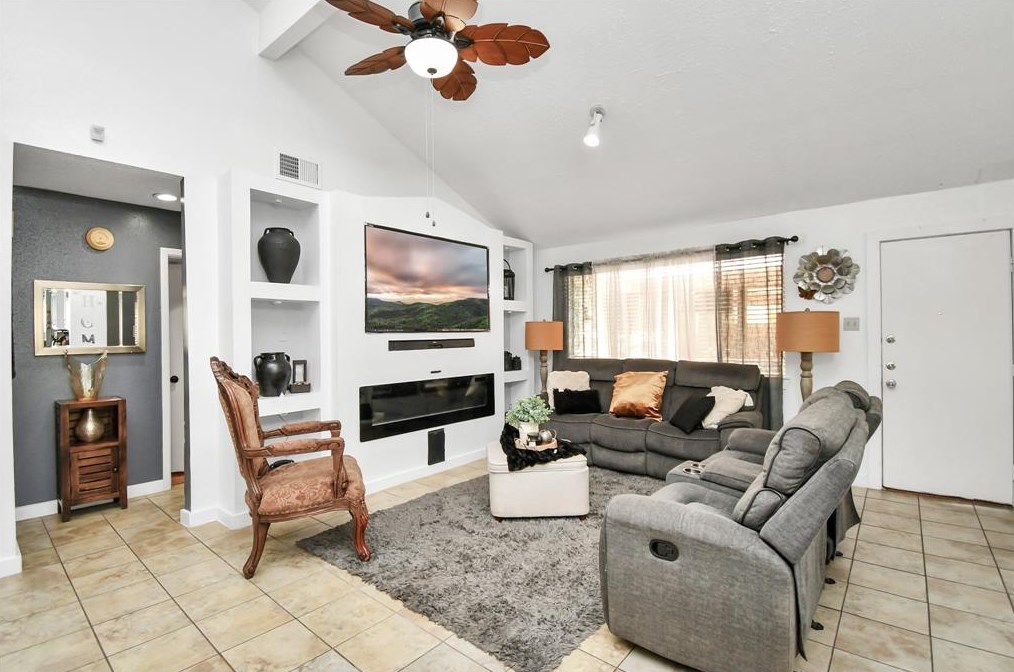 16022 Beechnut St, Houston TX  77096-1213 exterior