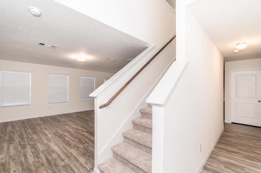 5719 Latta Plantation Dr, Katy, TX 77449