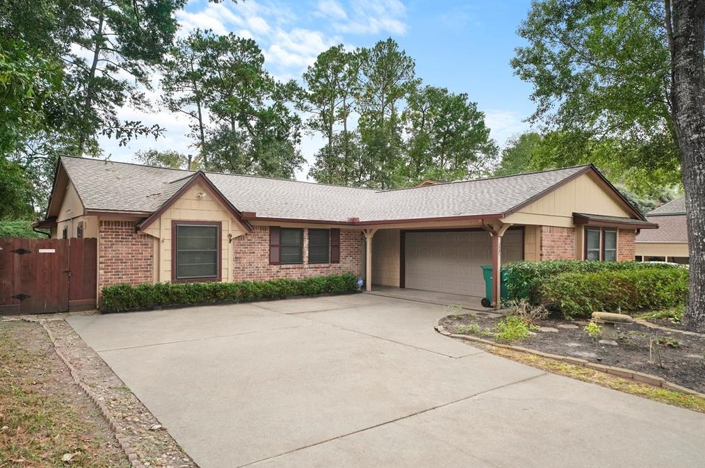 523 S Rivershire Dr, Conroe, TX 77304