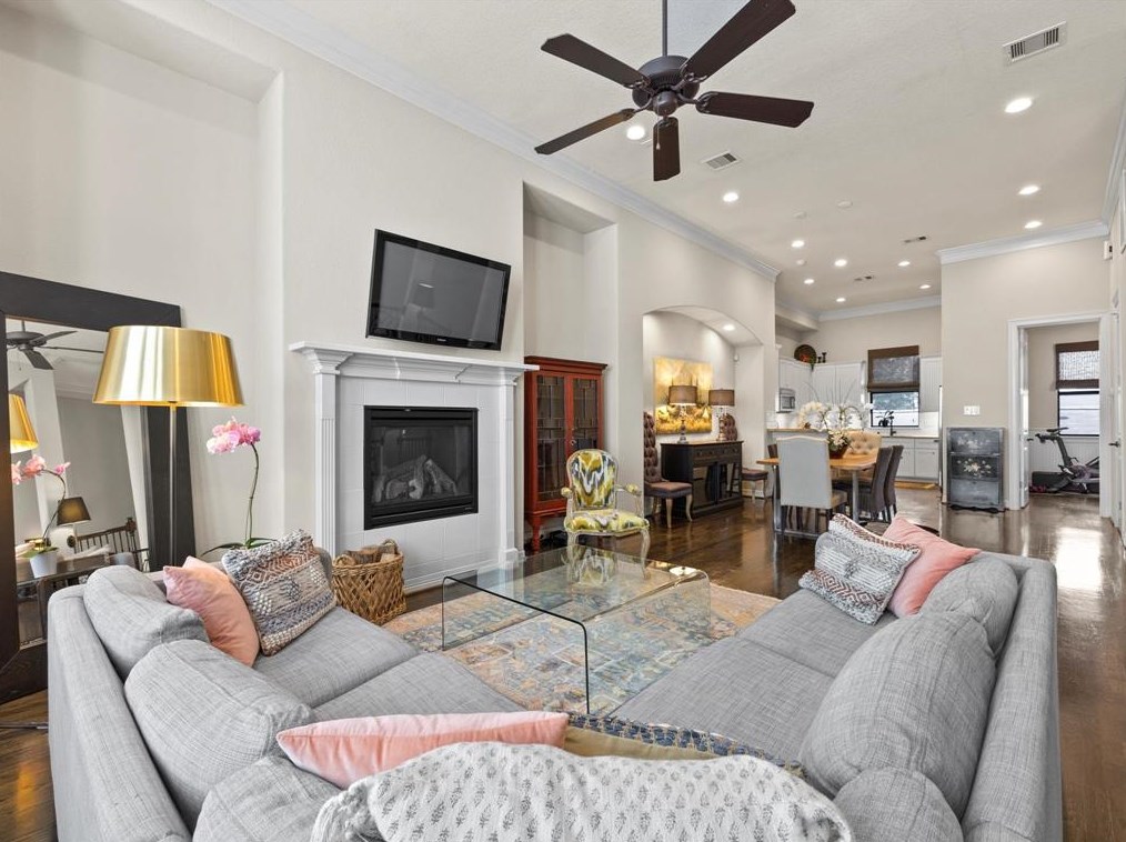 318 28th St, Houston, TX 77008-2164