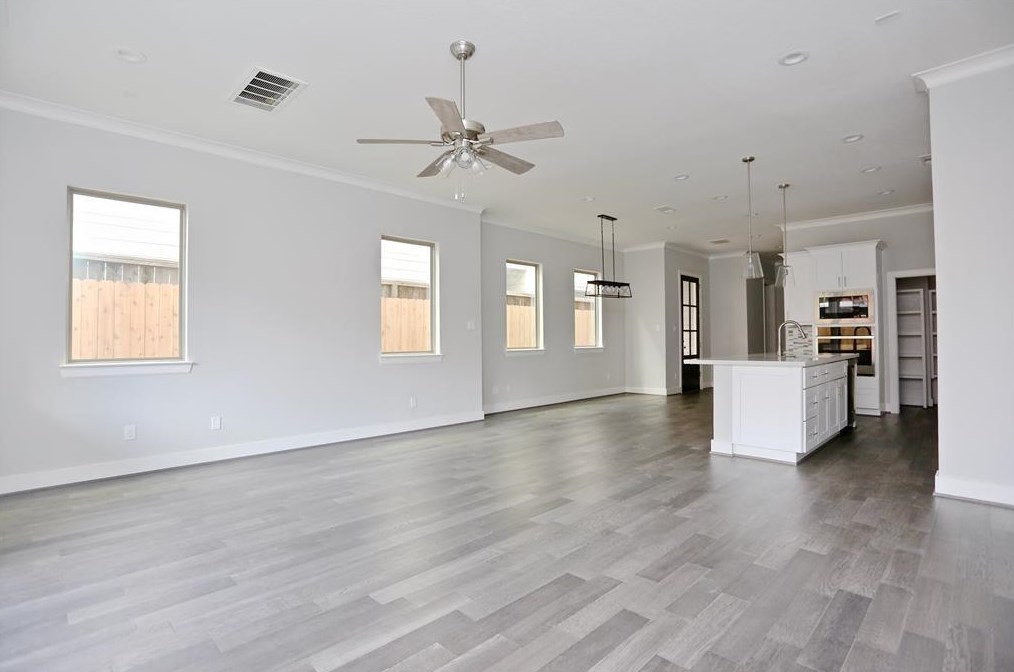 513 Bell St, Houston TX  77019-4474 exterior