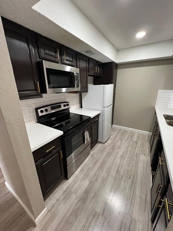 2830 S Bartell Dr Apt 28, Houston, TX 77054