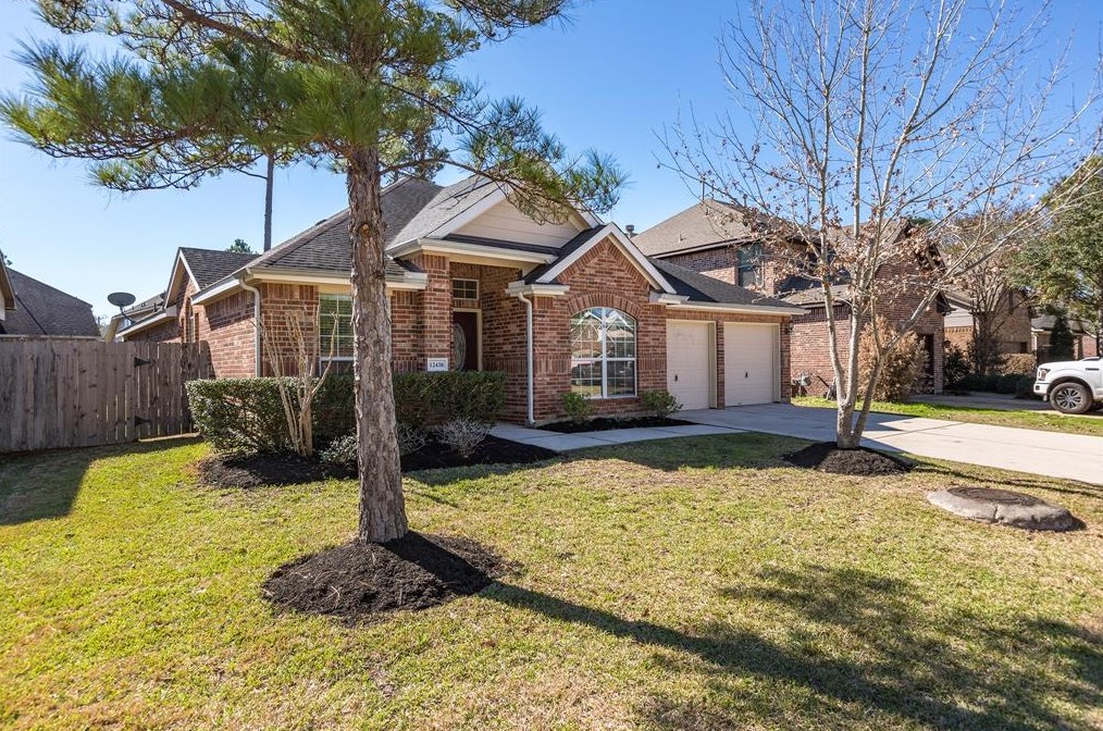 12438 Fossil Point Ln, Humble, TX 77346