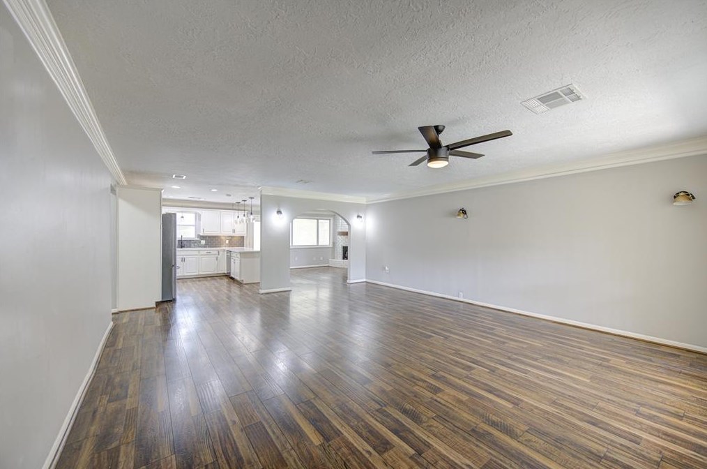 1719 Bowline Rd, Houston, TX 77062-4535