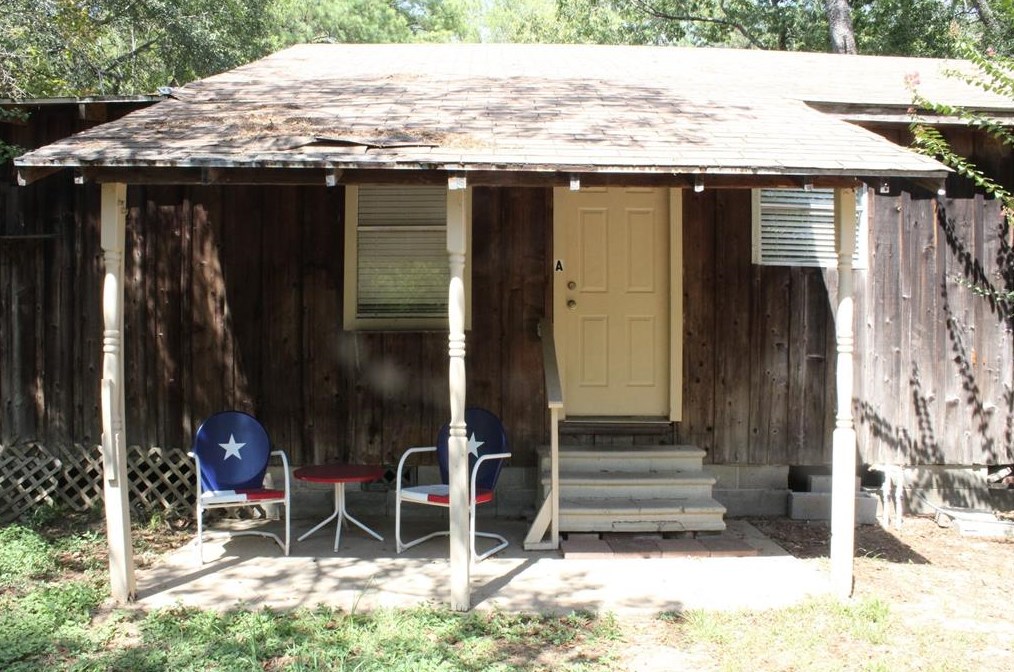 6 N Pine Rd #a, Roman Forest, TX 77357