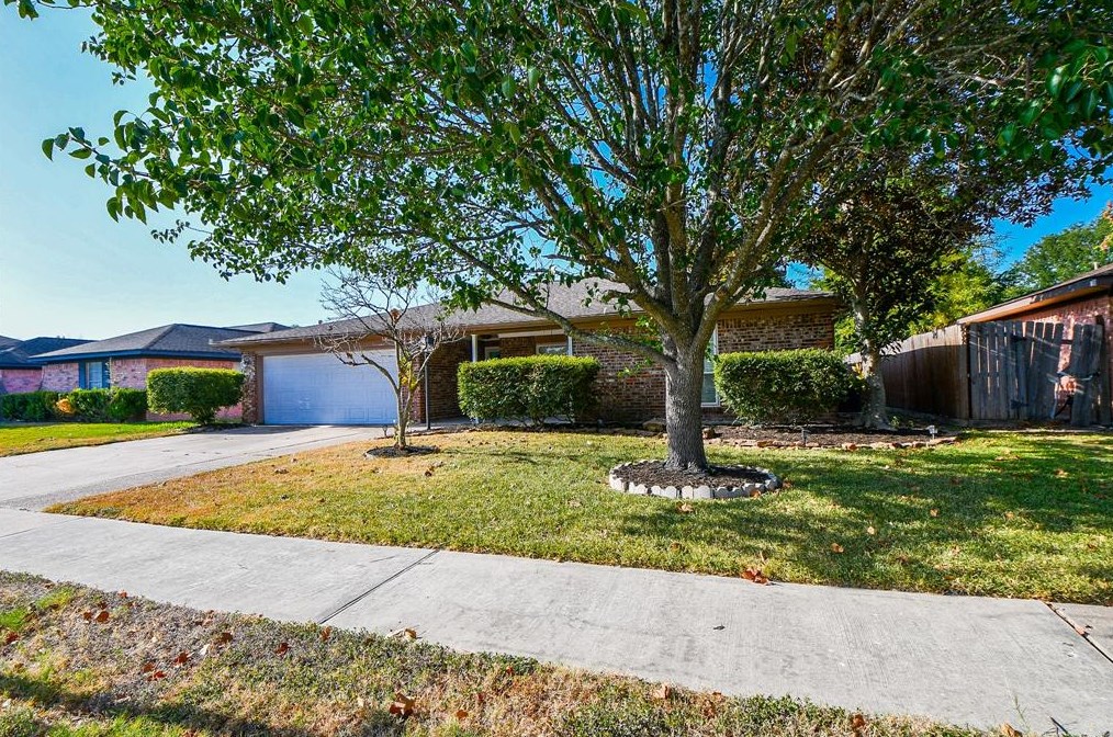 1213 Velma St, Deer Park, TX 77536