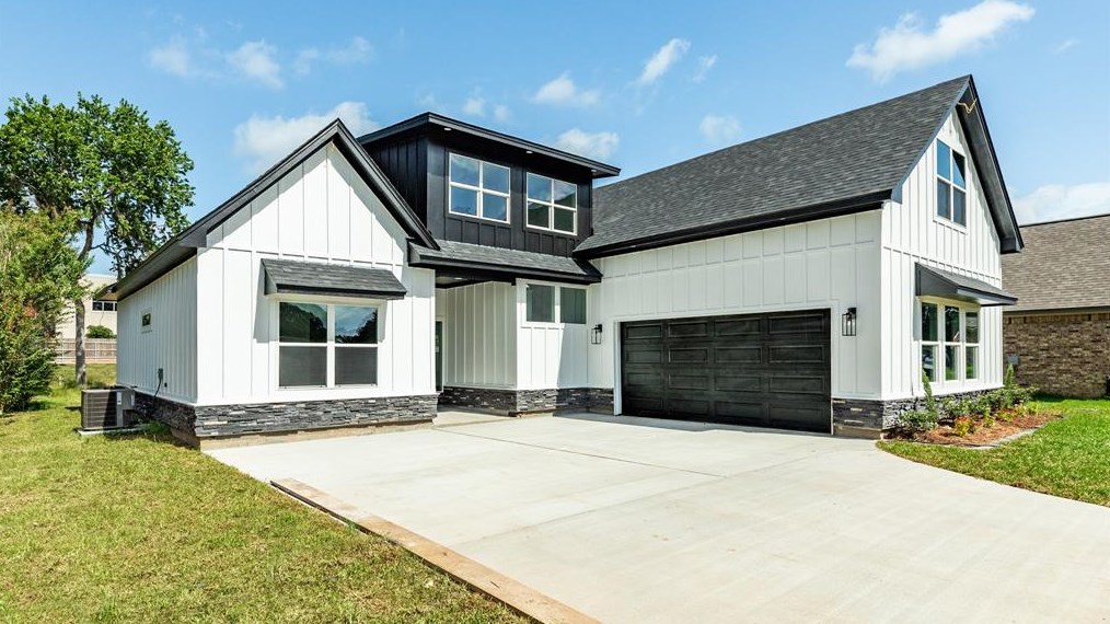 205 Dahlia St, Richwood, TX 77566-4326