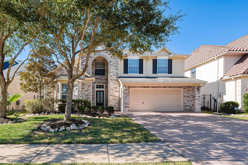 14422 Manorbier Ln, Sugar Land, TX 77498