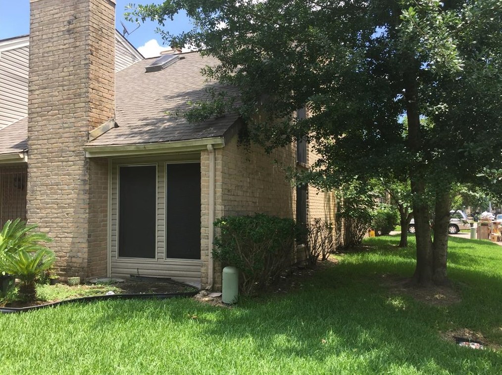 10944 Village Bend Ln #944, Houston, TX