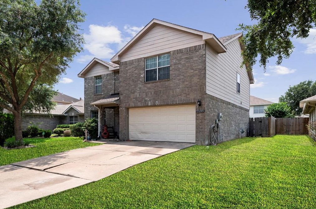 9606 Eaglewood Glen Trl, Sugar Land, TX 77498-7526