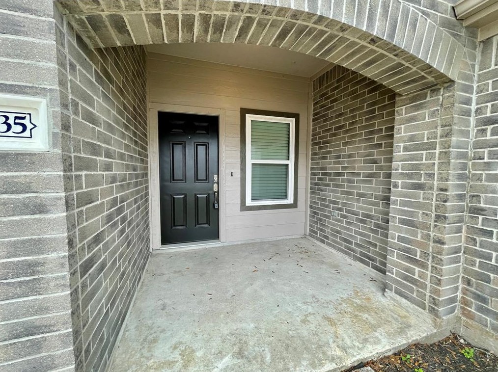 1835 Oak Ridge Dr, Kemah, TX 77565-8121
