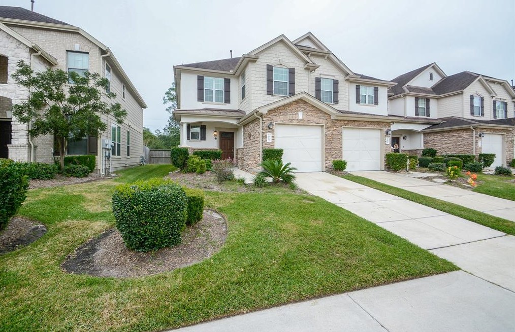 16102 Limestone Lake Dr, Tomball, TX 77377