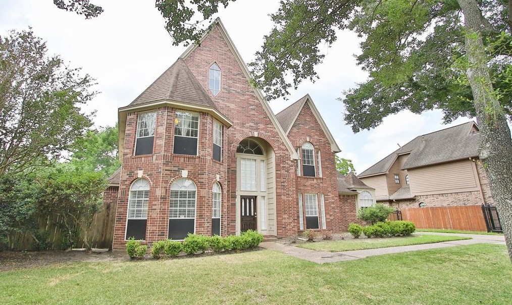 14331 Ardwell Dr, Sugar Land, TX 77498-5107