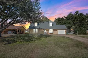 522 E Colorado St, Bremond, TX 76629 - Photo 1