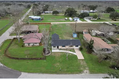 17 County Road 243, Bay City, TX 77414 - Photo 4