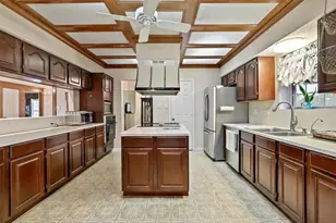 9011 Tavenor Ln, Houston, TX 77075 - Photo 42