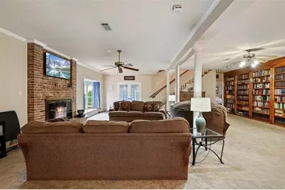 9011 Tavenor Ln, Houston, TX 77075 - Photo 16