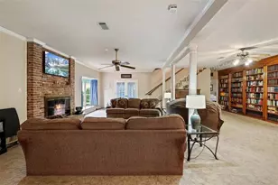 9011 Tavenor Ln, Houston, TX 77075 - Photo 16